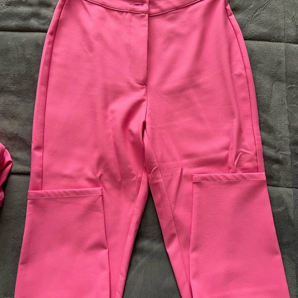 Two piece GUESS suit - Picture 4 of 5